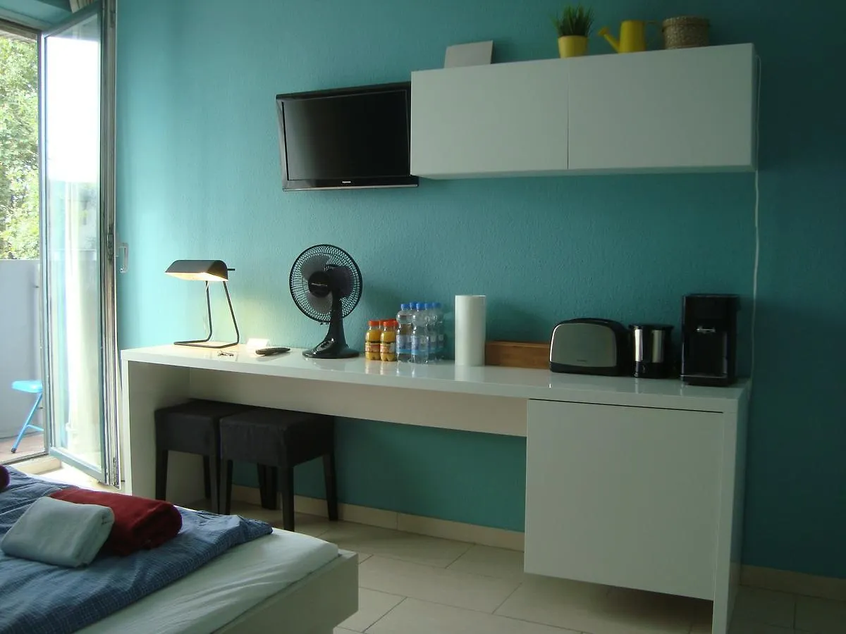 Bermuda Triangle B&B Cologne 3*,